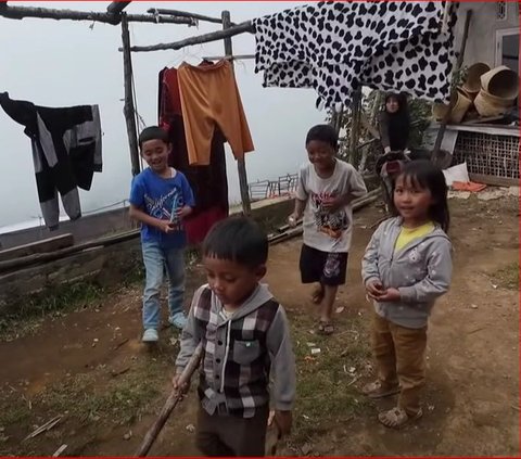 Melihat Pembuatan Kue Tradisional di Kampung Ekstrim Pegunungan Batang, Jadi Primadona Ibu-Ibu Gunung