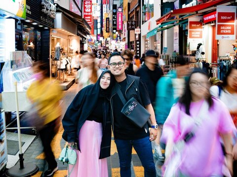 Potret Romantis Gilang Widhia 'Crazy Rich Malang' dan Shandy Purnamasari saat di Korea Selatan, Penampilan Bumil Makin Mencuri Perhatian