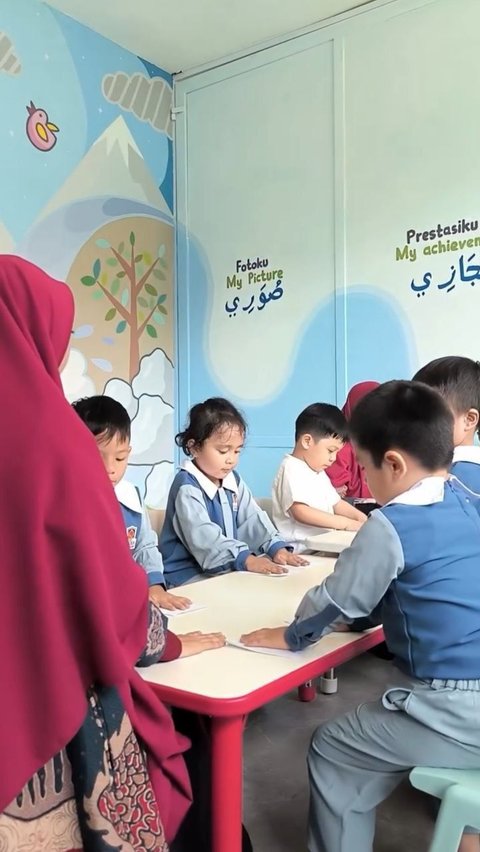 On the first day of school, Sulaiman was already close with his new friends in class.