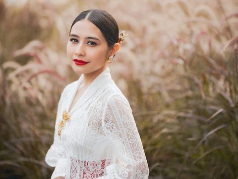 Prilly Latuconsina Showcases the Elegance of the Nona Kebaya from Manado that is Rarely Exposed