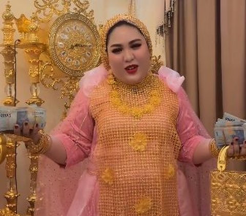 Gunakan Perhiasan Emas hingga 5 Kg saat Kondangan, Penampilan Wanita di Makassar Ini Jadi Sorotan