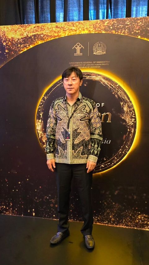 Pengertian dan Keistimewaan Golden Visa yang Diberikan Jokowi ke Coach Shin Tae-yong<br>