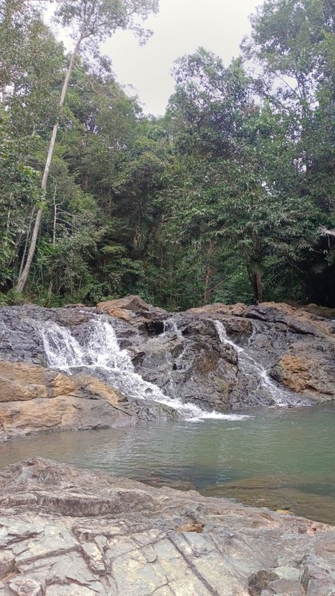 Pesona Air Terjun Doyam Turu Lempesu di Kabupaten Paser