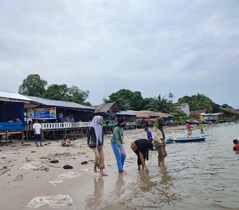 Keindahan Pantai Pasir Mayang di Kabupaten Paser