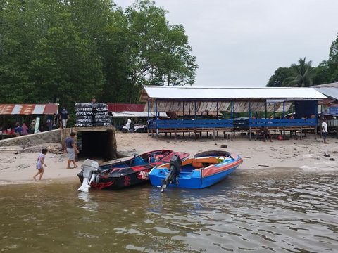 Keindahan Pantai Pasir Mayang di Kabupaten Paser