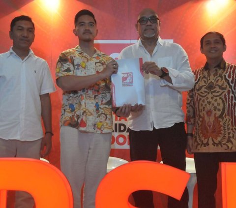 Partai Solidaritas Indonesia (PSI) secara resmi memberikan surat rekomendasi kepada 20 bakal calon kepala daerah (cakada) yang akan berkompetisi dalam Pilkada serentak 2024. Foto: merdeka.com / imam buhori<br>