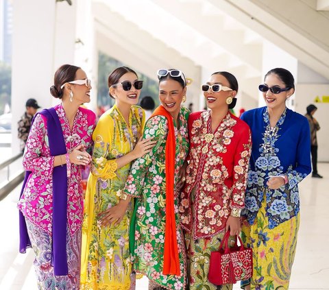 6 Portraits of the National Kebaya Day Celebration, Attended by 7,000 Women from Various Regions