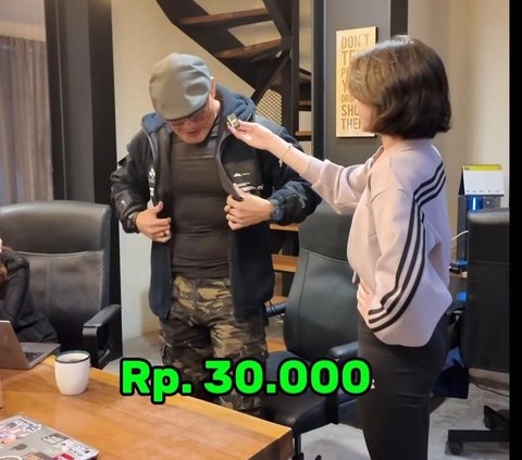 Masuk Jadi Artis Paling Tajir di Indonesia, Potret Outfit Deddy Corbuzier Harganya Murah Banget - T-shirt Hanya Rp30 Ribu