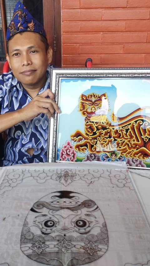 Perjuangan Kusdono Rastika Angkat Seni Lukis Kaca Cirebon, Karyanya Pernah Dipesan Jokowi hingga Dikirim ke Amerika