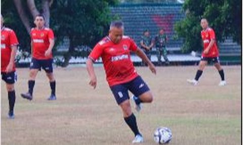 Jenderal Bintang Tiga TNI Adu Skill di Lapangan Hijau sama Prajurit, Kemampuannya Tak Bisa Diremehkan