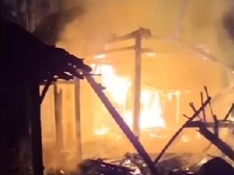 Kisah Tragis Pria di Ngawi Depresi Usai Istri Meninggal, Bakar Rumah Orang Tua hingga Anak Semata Wayang Harus Mengungsi