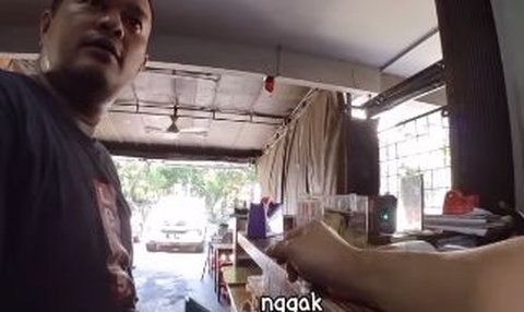 Bukti Berbuat Baik Tidak Bikin Rugi, Bayari 3 Anak Kecil Makan Pria ini Langsung Dapat Balasan Secara Instan