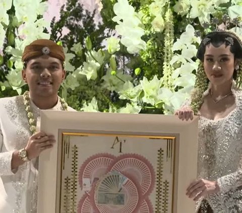 Cantiknya Aaliyah Massaid di Akad Nikah Bersama Thariq Halilintar, Anggun Berkebaya Putih & Pancarkan Aura Bahagia