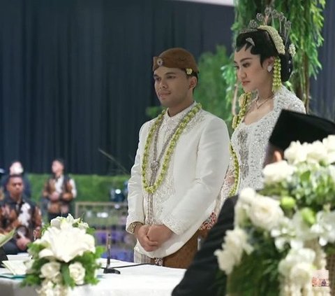 10 Potret Cantik Aaliyah Massaid di Akad Nikah - Aura Bahagia Memancar