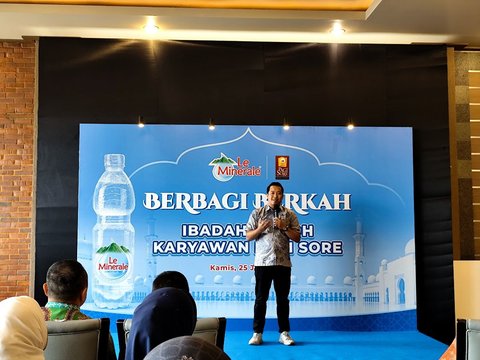 Berbagi Keberkahan dan Wujud Kolaborasi Produk Asli Indonesia, Le Minerale Berangkatkan Karyawan Pagi Sore Umrah