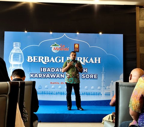 Berbagi Keberkahan dan Wujud Kolaborasi Produk Asli Indonesia, Le Minerale Berangkatkan Karyawan Pagi Sore Umrah