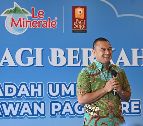 Collaboration with Le Minerale, 7 Employees of Pagi Sore Restaurant Realize Their Dream of Going on a Free Umrah