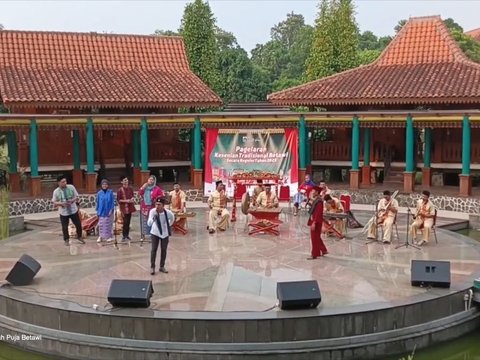 Nyaris Tenggelam, Seni Betawi Kuno Ini Unik Karena Padukan Pantun dengan Gambang Kromong