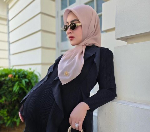 Hamil 38 Minggu, Potret Terbaru Syahrini Makin Stunning Pakai Dress Hitam & Tenteng Tas Hermes