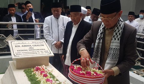 Ada Ratusan Pesantren, Musala hingga Masjid