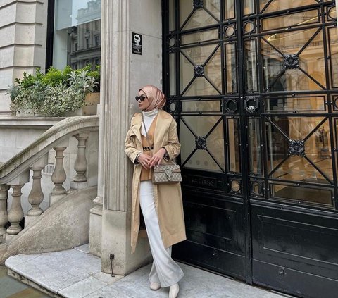 2 Inspirations for Mix and Match Trench Coats for Hijabers, Let's Imitate