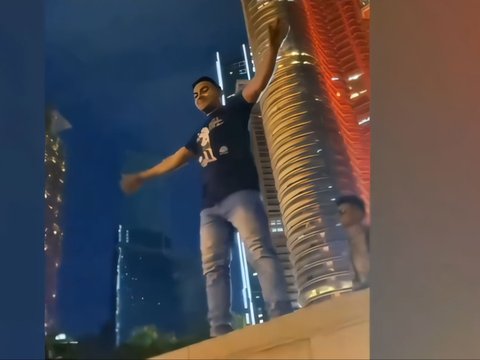 Viral! Moment of Vrindavan Residents Showcasing Their Skills in Public While on Holiday in Malaysia, Netizens: 'Confidence Level 120%'