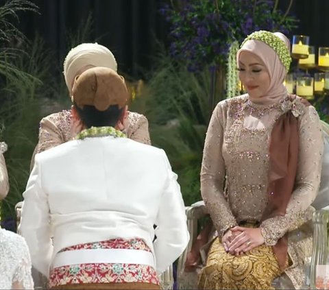 Angelina Sondakh's Seating Position at the Wedding Ceremony of Aaliyah Massaid and Thariq Halilintar Highlighted