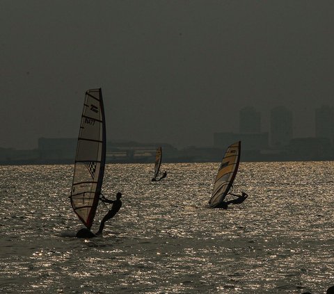 FOTO: Serunya Jakarta International Sailing Championship 2024 Diikuti 125 Atlet dari Berbagai Negara