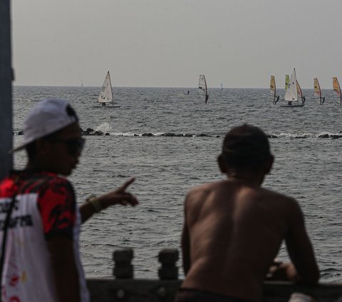 FOTO: Serunya Jakarta International Sailing Championship 2024 Diikuti 125 Atlet dari Berbagai Negara