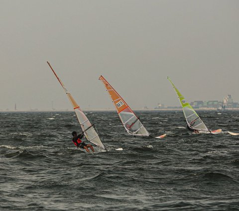 FOTO: Serunya Jakarta International Sailing Championship 2024 Diikuti 125 Atlet dari Berbagai Negara