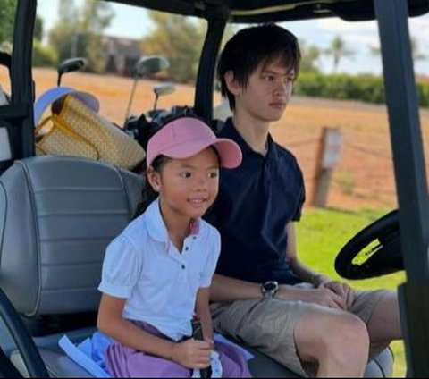 Portrait of Farah Quinn's Luxurious Lifestyle in the United States, Playing Golf with Her Children