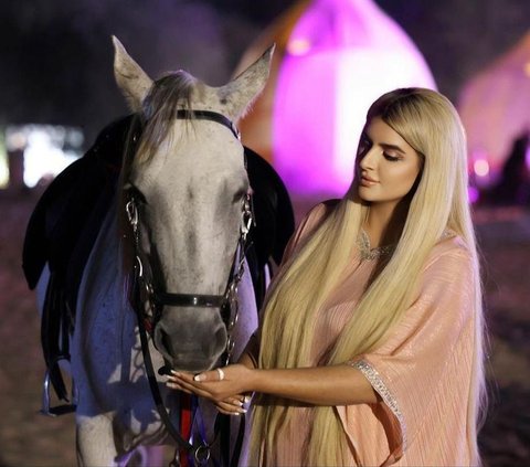 Upload First Photo Since Divorce, Netizens Flood Dubai Princess Sheikha Mahra's Account After 'Triple Talaq' from Husband via Instagram