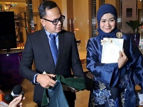 Ada Tas hingga Pigura, Intip Souvenir Resepsi Pernikahan Thoriq Halilintar dan Aaliyah Massaid