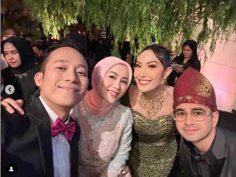 Charming Celebrity Styles at the Wedding Reception of Thariq Halilintar and Aaliyah Massaid