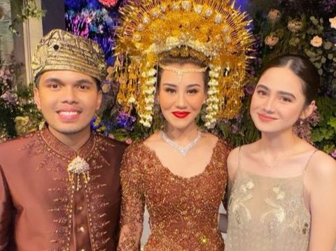 Charming Celebrity Styles at the Wedding Reception of Thariq Halilintar and Aaliyah Massaid