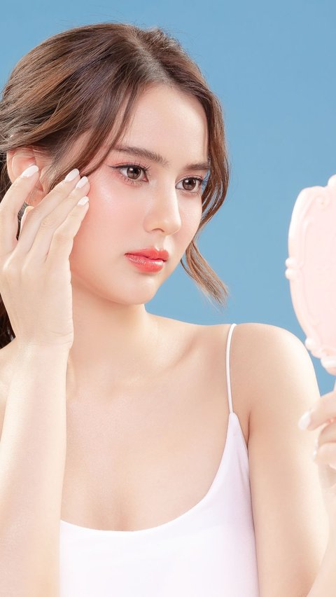 Wajah Kurang Menarik Setelah Pakai Makeup? Coba Trik Ini