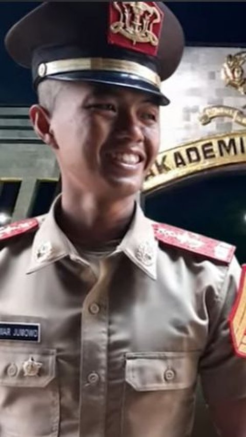 Kisah Perjuangan Yanwar Jumowo Anak Tukang Cukur Jadi Perwira TNI, 'Untuk Bapak Terimakasih Atas Bimbingan & Arahannya'<br>