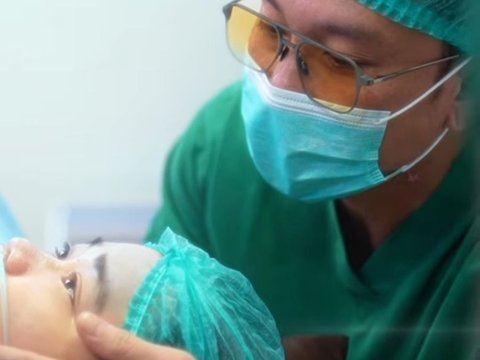 Selamat! Istri Denny Sumargo Melahirkan Bayi Perempuan, ini Detik-detik Lahirnya Anak Pertama