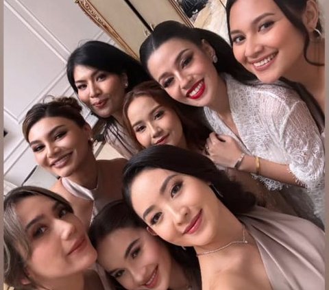 10 Potret Cantik Natasha Wilona saat Hadir di Acara Pernikahan Susan Sameh, Datang Bersama Partner Kondangan ini Sosoknya