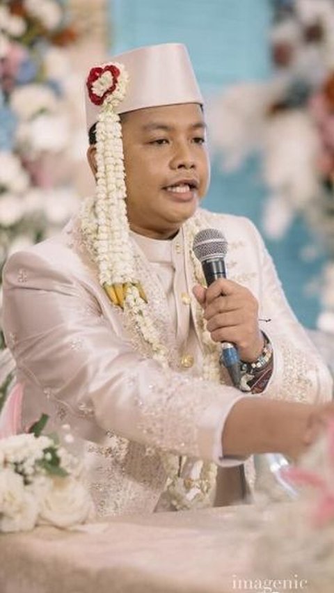 Viral Moment of Comedian Dustin Tiffani Enthusiastically Saying Ijab Kabul Until He Coughs While Marrying Ditha Rizky Amalia