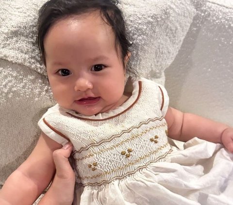 9 Potret Terbaru Baby Launa Anak Sabrina Anggraini dan Belva Devara yang Kini Menginjak 4 Bulan, Makin Gemesin!