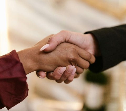 A Handshake Can Erase Sins, Here Are the Etiquettes That Muslims Should Observe