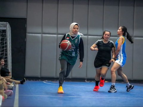 Girls Who Love Basketball, Join the Sunday Squad Basketball Community!