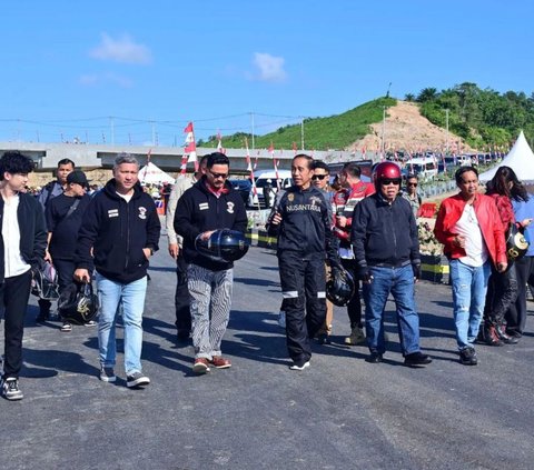 FOTO: Gaya Jokowi Motoran Bareng Raffi Ahmad hingga Gading Marten Jajal Tol IKN