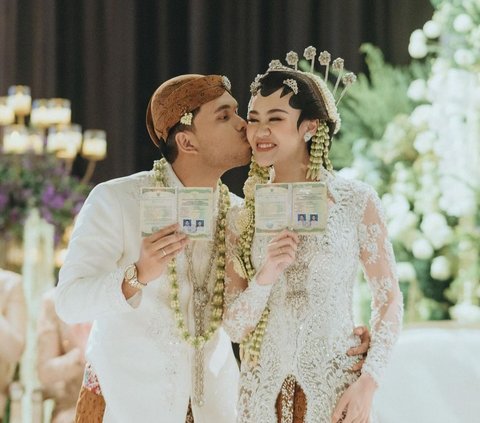 10 Photos of Thariq-Aaliyah's Wedding Souvenirs That Earned Criticism from Netizens: Endorse Everything!