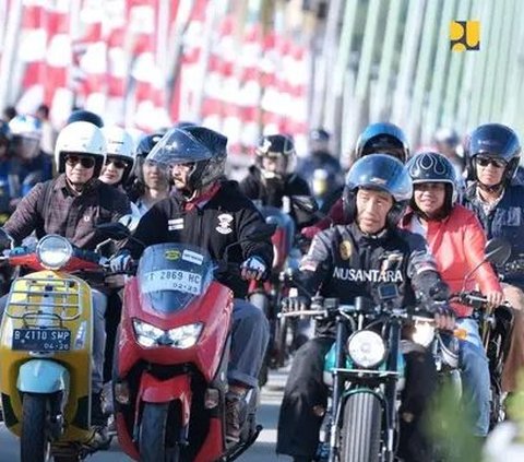 Potret Presiden Jokowi mengajak Raffi Ahmad Cs naik motor ke Jembatan Pulau Balang di IKN,.