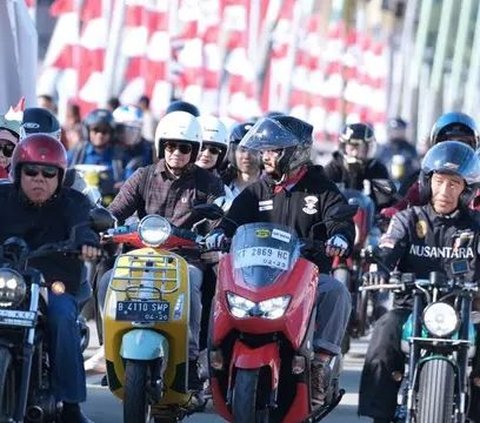 Potret Presiden Jokowi mengajak Raffi Ahmad Cs naik motor ke Jembatan Pulau Balang di IKN,.