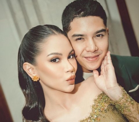 Potret Alyssa Daguise dan Al Ghazali di Pernikahan Thariq-Aaliyah, Makin Mesra Usai Balikan & Didoakan Segera Menikah