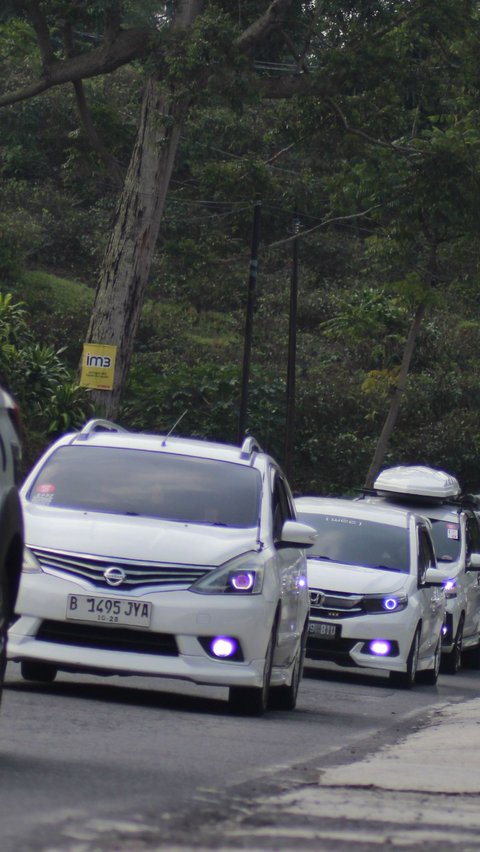 Ulang Tahun Ke-12 White Car Community: Lembang Bandung Jadi Putih Bersih