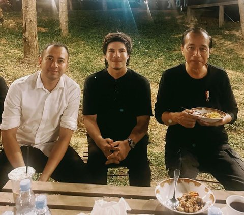 A Portrait of a Lineup of Artists Having Dinner with President Jokowi in IKN